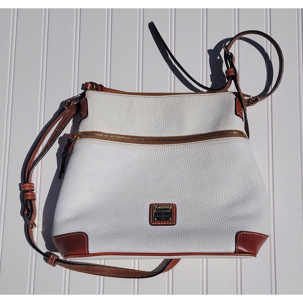 Dooney & Bourke white pebble leather shoulder crossbody hand bag. Gorgeous bag!!